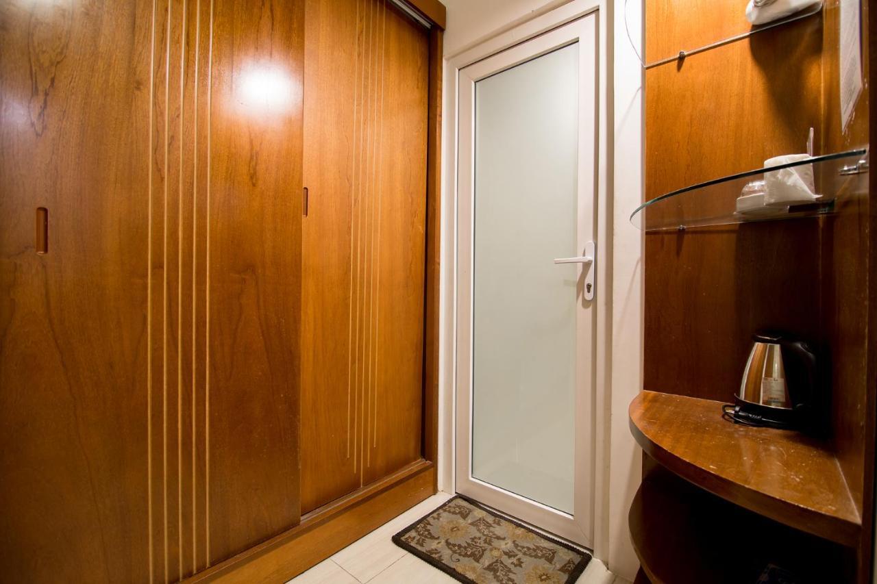 Reddoorz Plus @ Trung Son Residence Ho Chi Minh-staden Exteriör bild